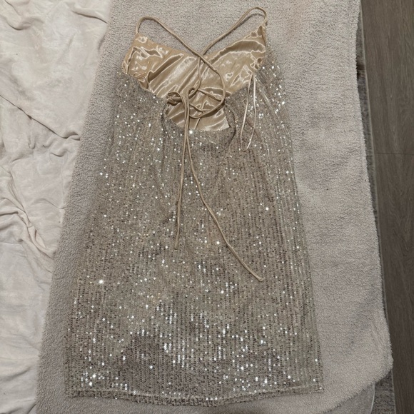 Sadie & Sage Gold/Champagne Sequin Mini Dress - Picture 3 of 6